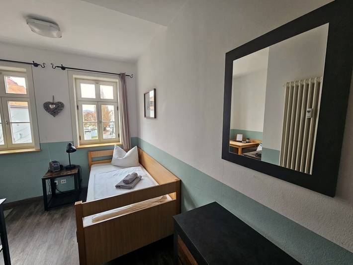 Ganze Ferienwohnung, Gästehaus am Storchenturm - Einzelzimmer I in Wartburg, Eisenach