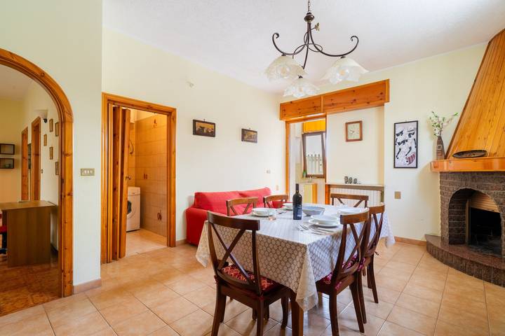 Hel lejlighed, Apartment 'Appartamento Maria' with Private Terrace, Wi-Fi and Air Conditioning in Racale, Taranto-bugten