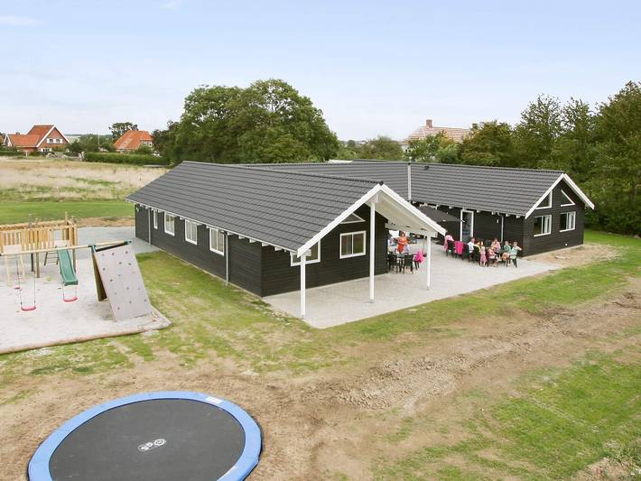 Ferienhaus für 20 Personen, mit Terrasse und Pool sowie Sauna in Kegnæs