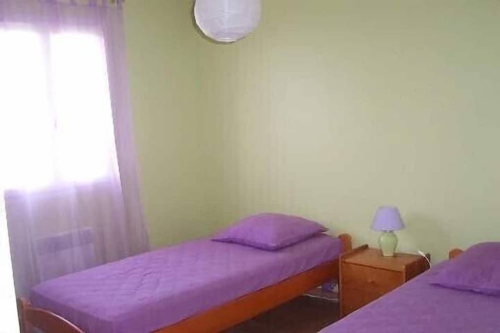 Location de vacances pour 6 personnes, avec terrasse et jardin à Saint-Chamassy - 4