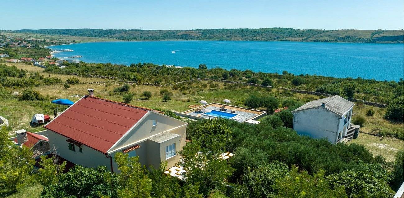 Ganze Wohnung, 2-Zimmer-Ferienwohnung mit Terrasse Rtina - Stosici (Zadar) A-21450-b in Rtina, Zadar
