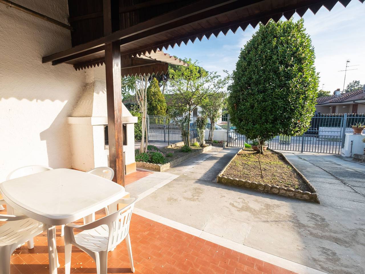 Vertikales Eckhaus mit zwei Bädern in Lido delle Nazioni, Provincia de Ferrara