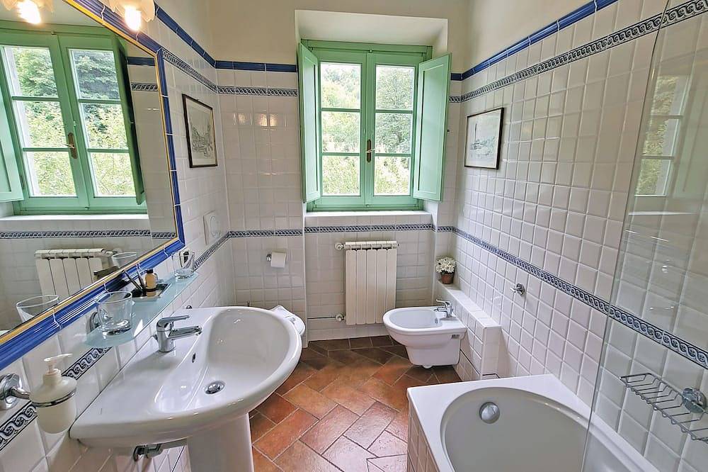 Der ehemalige Bischofsresidenz aus dem 18. Jahrhundert ist heute ein charmantes Villa für 10/14 Gäste in einer mückenfreien grünen Umgebung in Pistoia, Pistoia Provinz