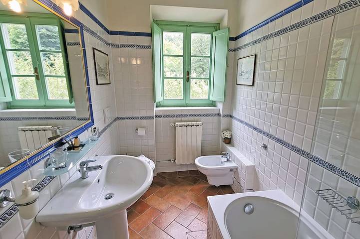 Der ehemalige Bischofsresidenz aus dem 18. Jahrhundert ist heute ein charmantes Villa für 10/14 Gäste in einer mückenfreien grünen Umgebung in Pistoia, Pistoia Provinz