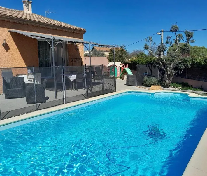Chalet para 6 personas, con terraza y piscina - 1