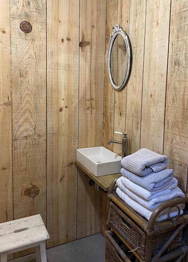 Studio Apartment with King Bed in Cholet, Région de Cholet