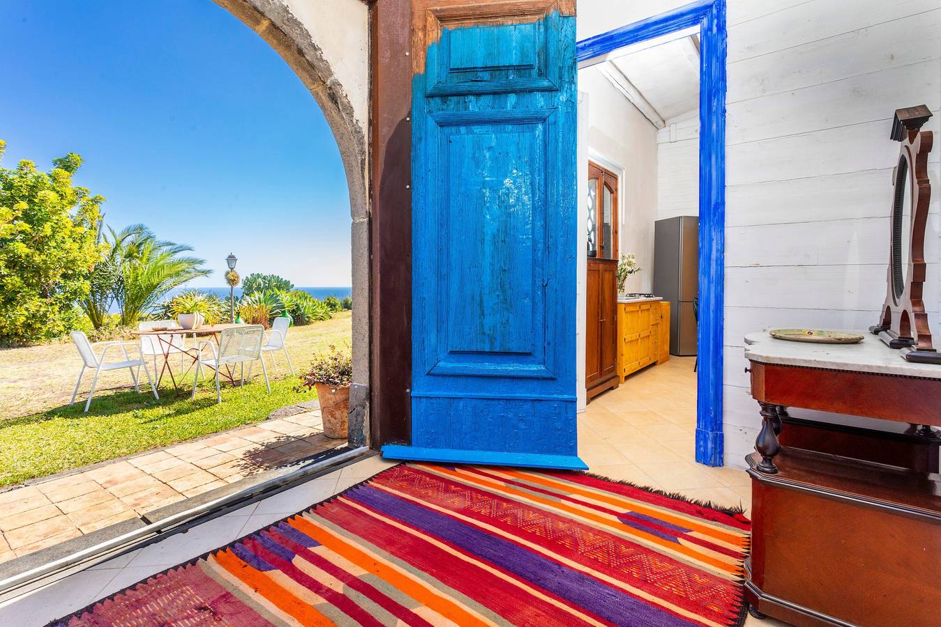 Appartamento intero, Appartamento 'La Casa Del Fico D'india - Blu' con giardino in comune, Wi-Fi e aria condizionata in Aci Platani, Catania e dintorni