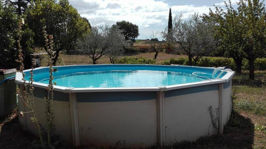 Location de vacances pour 4 personnes, avec jardin ainsi que vue et piscine, adapté aux familles à Puyméras - 2