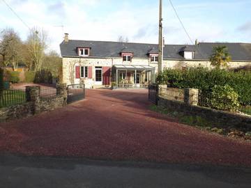 Cottage pour 2 personnes, avec vue sur le lac et jardin ainsi que vue et terrasse dans Izé