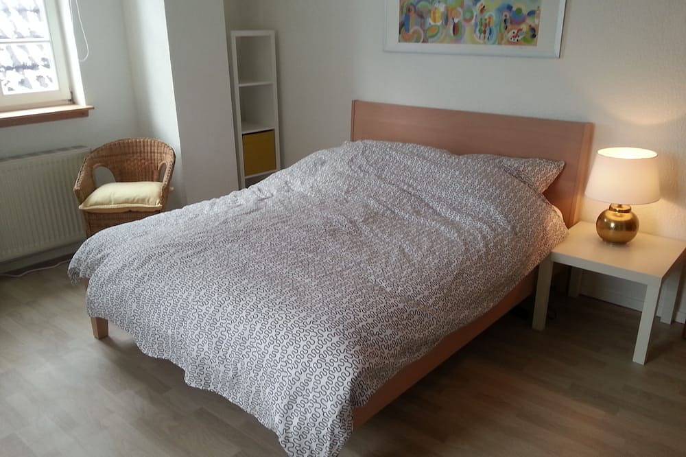 Appartement entier, Appartement, 3 chambres, 1 salle de bain, cuisine (10 personnes) in Landau (Hesse), Bad Arolsen
