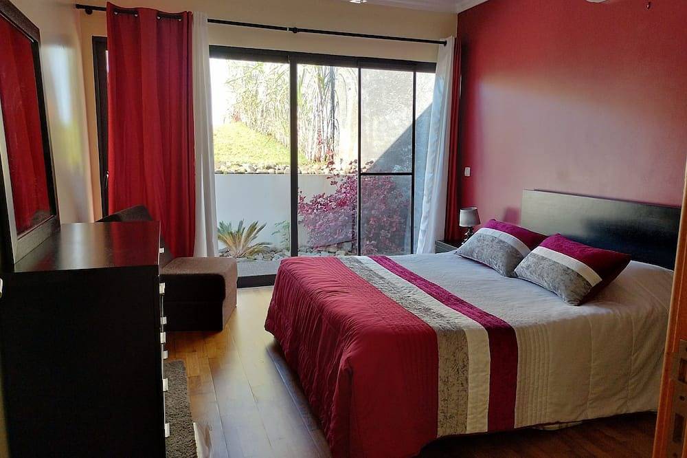 Take full advantage of a relaxing atmosphere with gorgeous  sea/ mountain views in Arco da Calheta, Isla de Madeira