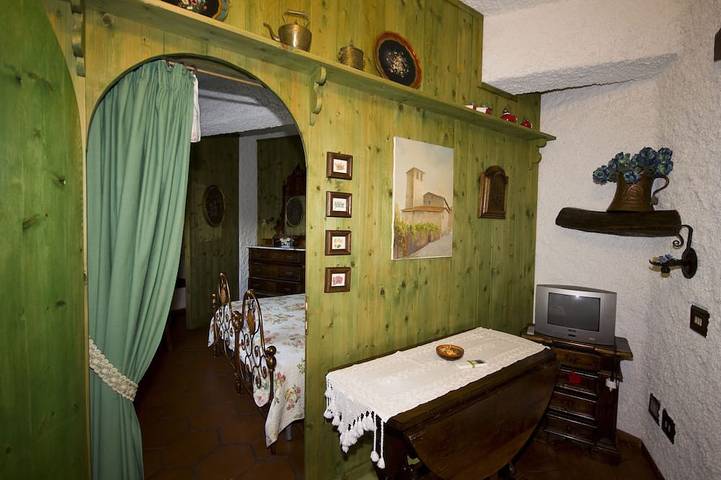 Moon Nest - Apartment in villa, 10 min from the sea private garden pool in Massarosa, Italienische Riviera