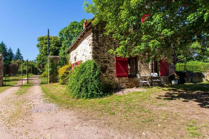 Location de vacances pour 2 personnes, avec Terrasse ainsi que Jardin et Vue à Antully - 4