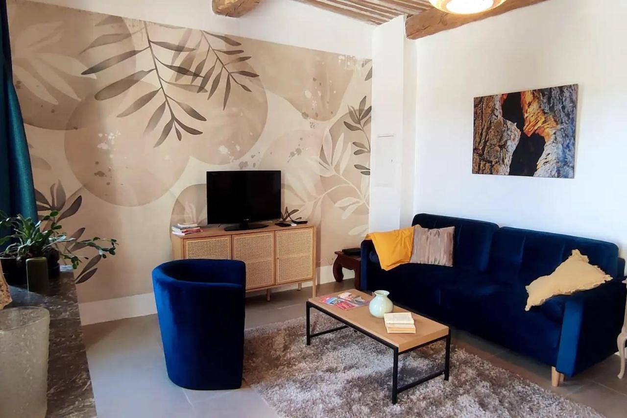 Appartement entier, Appartement provençal climatisé avec terrasse vue dégagée in Les Arcs (Var), Région de Draguignan