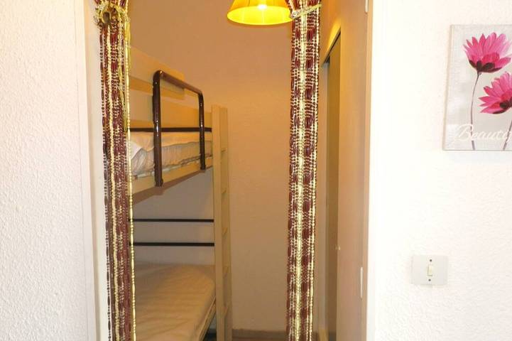 Gîte pour 4 personnes, avec jardin et balcon à Camiers - 2