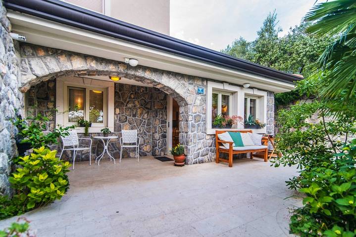 Ferienwohnung für 2 Personen, mit Pool und Garten in Opatija Riviera - 2