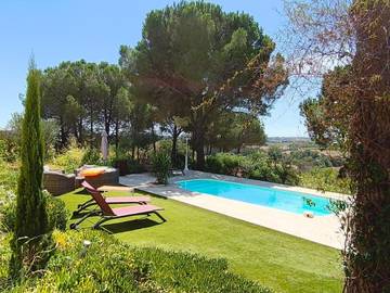 Cottage pour 6 personnes, avec piscine ainsi que jardin et vue, animaux acceptés à Maraussan
