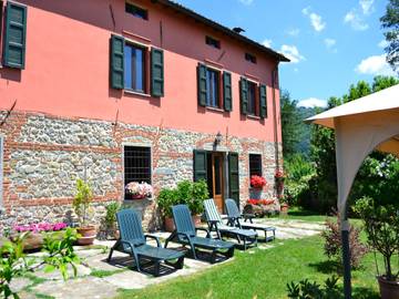 Casa Vacanza per 12 Persone in Castiglione di Garfagnana, Parco Regionale delle Alpi Apuane, Foto 1