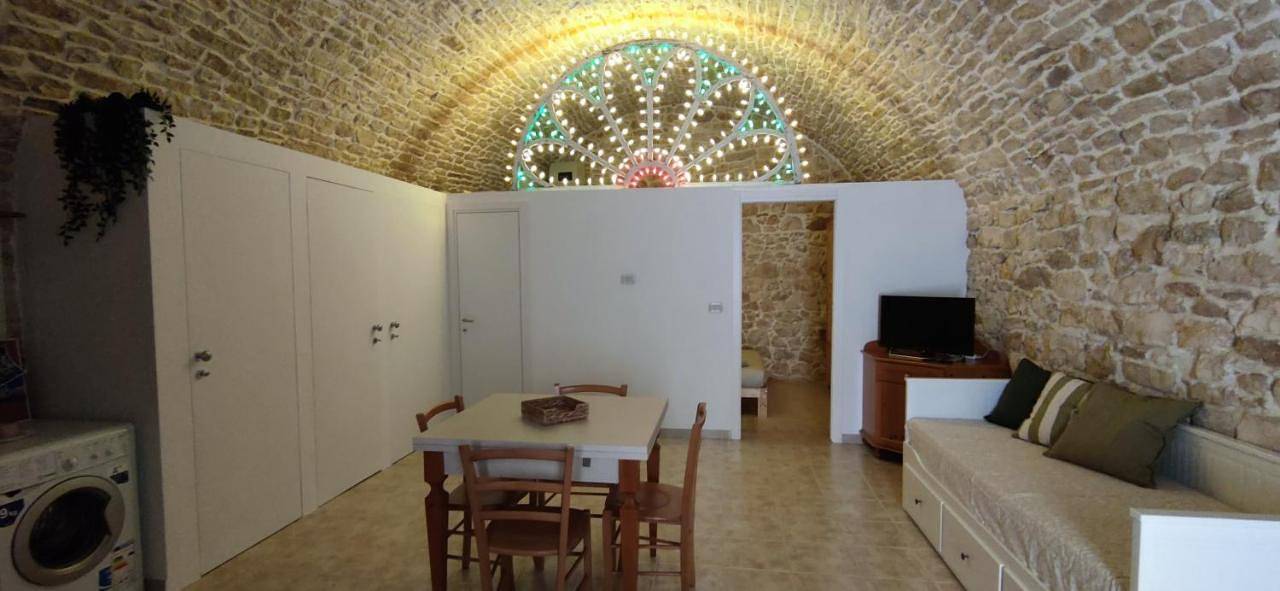Appartamento intero, One-Bedroom Apartment in Molfetta, Provincia di Bari