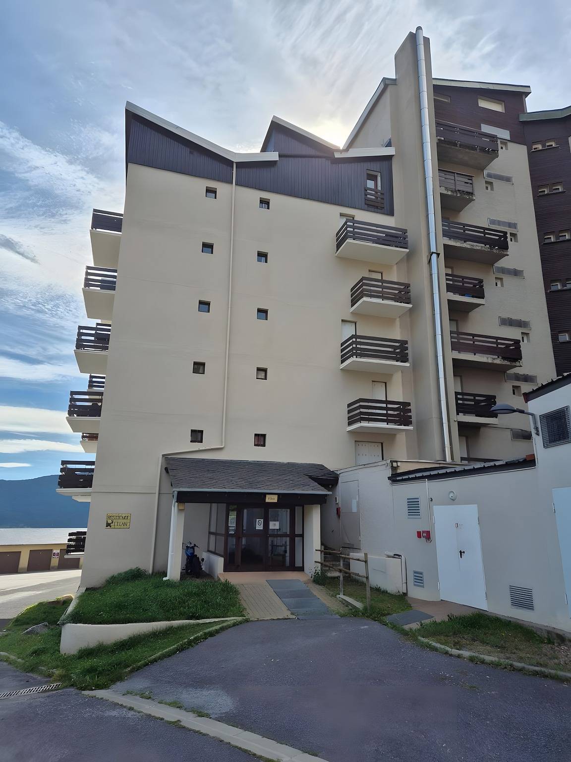 Appartement entier, Appartement 'Studio - Soleil et Montagne' avec vue sur le lac et balcon in Les Angles, Parc naturel régional des Pyrénées catalanes