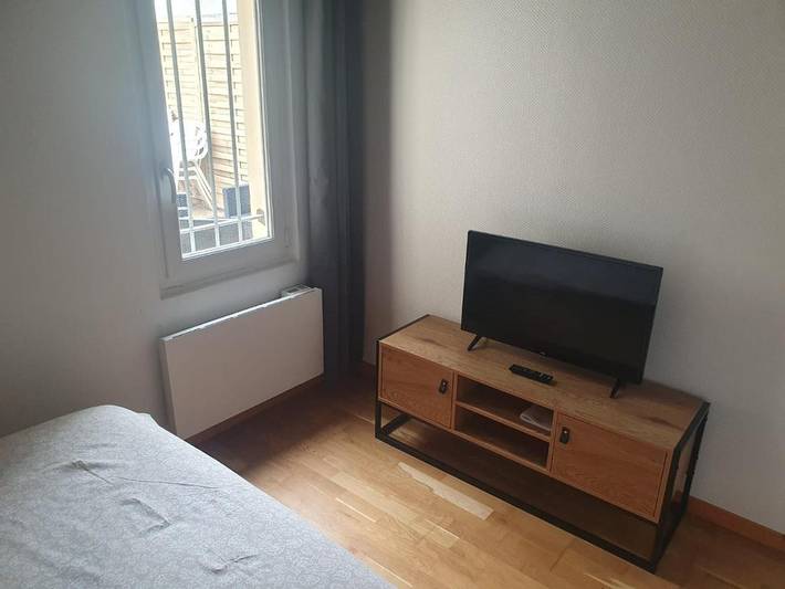 Location de vacances pour 4 personnes, avec terrasse ainsi que jardin et vue à Villeneuve-le-Roi - 3