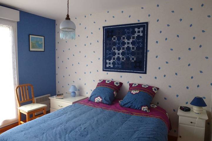 Location de vacances pour 5 personnes, avec piscine ainsi que jardin et balcon dans Plage de la Govelle - 2