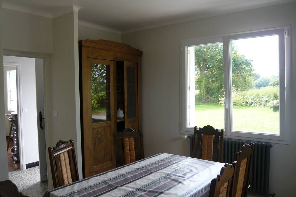Country house 5 kms from the sea, 12 kms from Perros Guirec. in Trélévern, Pink Granite Coast