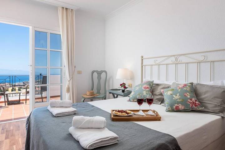 Villa für 6 Personen, mit Garten und Whirlpool sowie Pool und Terrasse in Adeje - 4