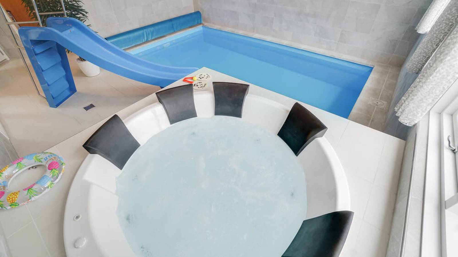 Luxusferienhaus Nr. 449 mit Pool auf Bornholm. in Snogebæk, Bornholm