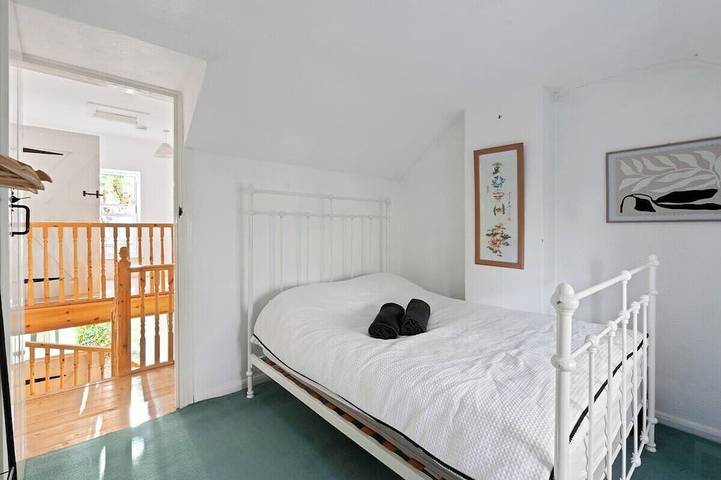 Spacious 6-Bed Home Surrounded by Nature in Sutton Bridge, Lincolnshire