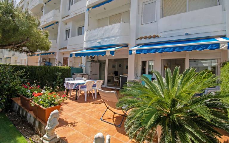 Apartamento entero, Planta baja con jardín privado - Primera línea in Alcocéber, Alcalá de Chivert