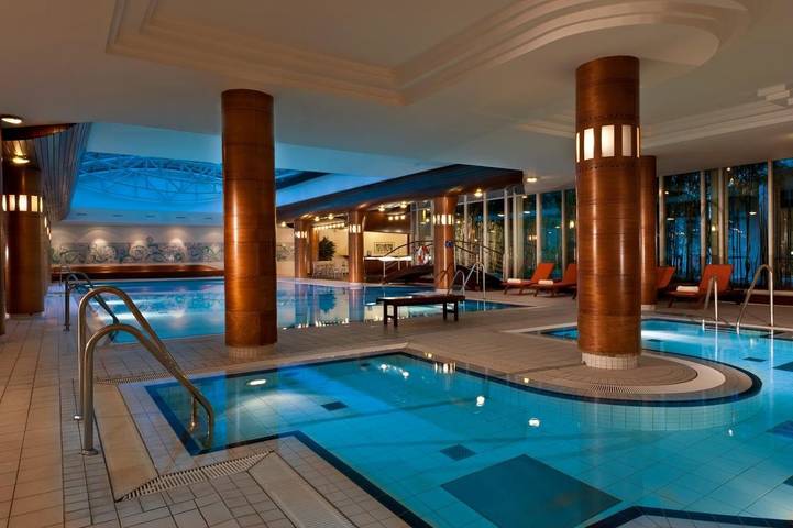Apartmenthotel für 4 Personen, mit Whirlpool und Terrasse sowie Garten und Pool in Radebeul