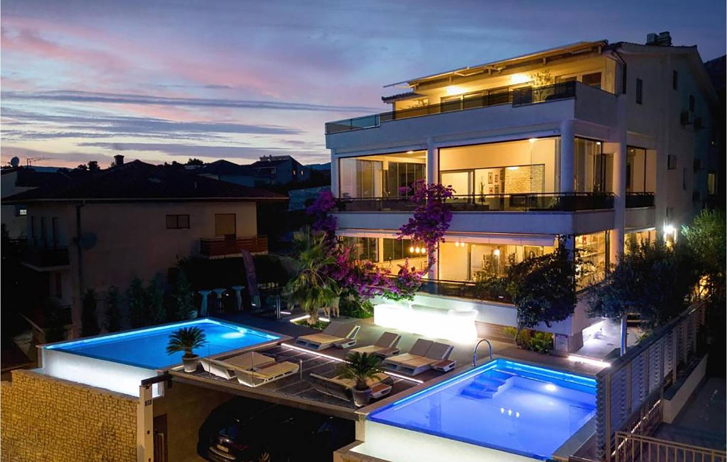 Escapade en bord de mer : appartement moderne avec piscine et garage, à 400 m de la plage in Grljevac (Podstrana), Podstrana