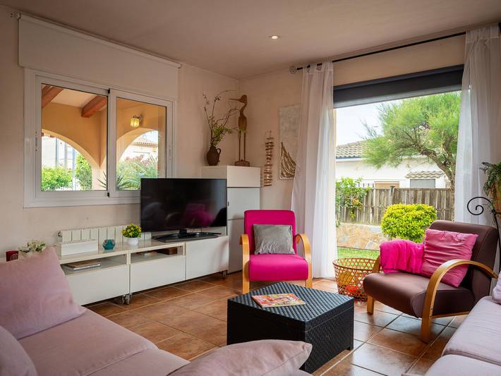 Casa con jardín cerca de la playa - 6 pers. in Creixell, Costa Dorada