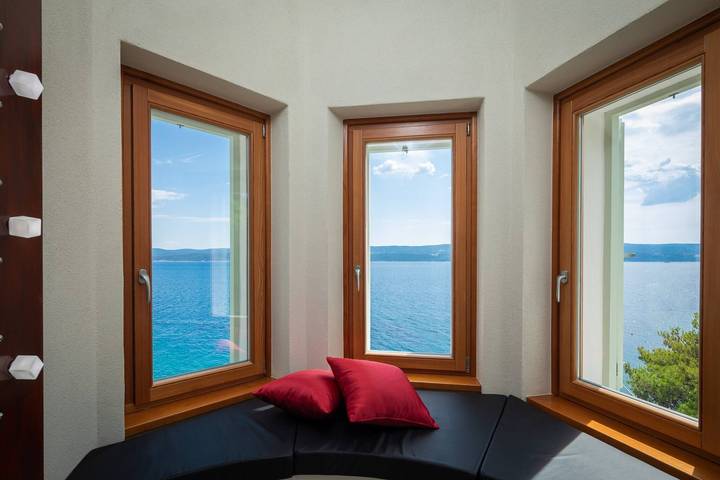 Luxury Beachfront Villa Sea Palace Omis with Pool in Celina, Omiš-Riviera