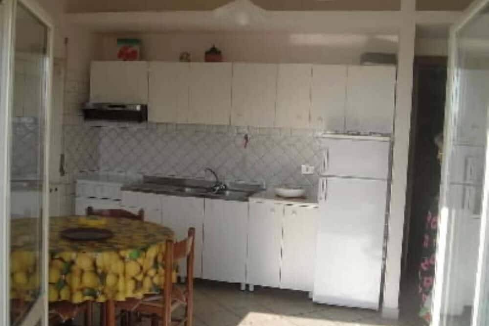 Ganze Wohnung, Sardinien - Cala Gonone (Nu) - Meer und Berge - Apartment für 4 Personen, 80 m vom Meer entfernt, mit herrlicher Sicht auf den Golf in Cala Gonone, Dorgali