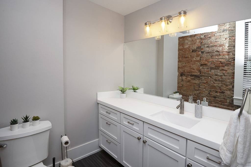 Ganze Wohnung, Secluded & Spacious 1Br Condo – Central in Otr in Cincinnati, Hamilton County (OH)