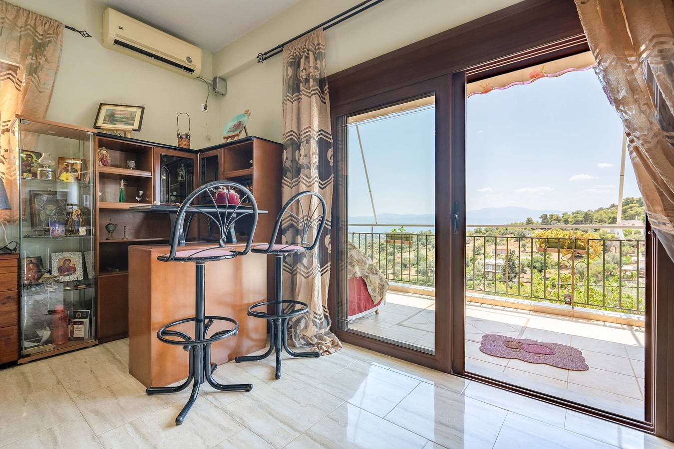 Entire apartment, Eretria Seaview Retreat with Balcony & Style in Euboea