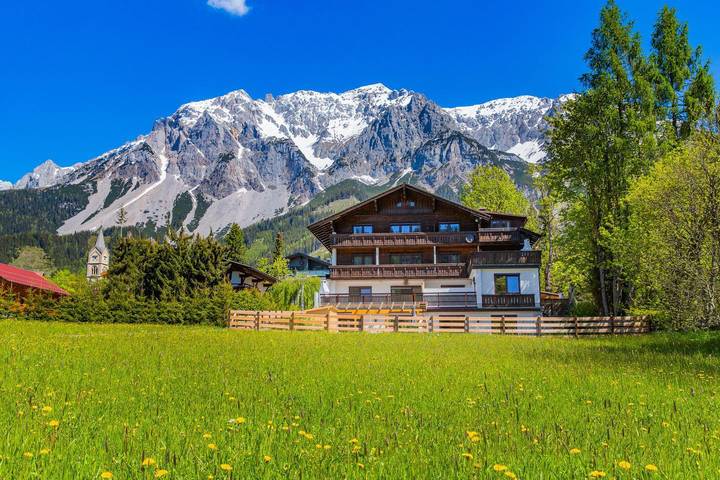 Ferienwohnung für 3 Personen, mit Balkon und Ausblick in Ramsau am Dachstein