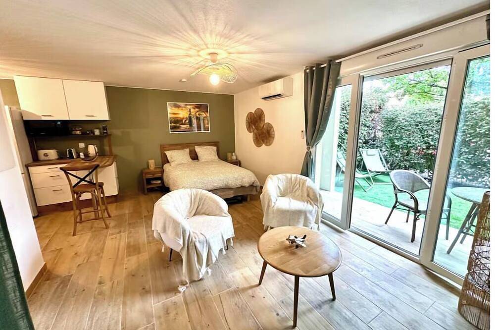 Entire apartment, Le Greenhouse * * * Studio Libourne in Libourne, Libourne region