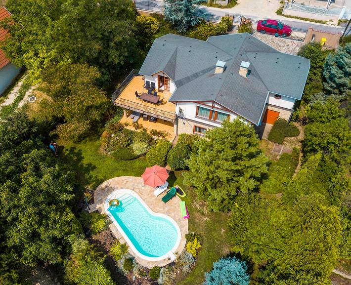 Ferienhaus für 8 Personen, mit Garten und Sauna in Balatonalmadi