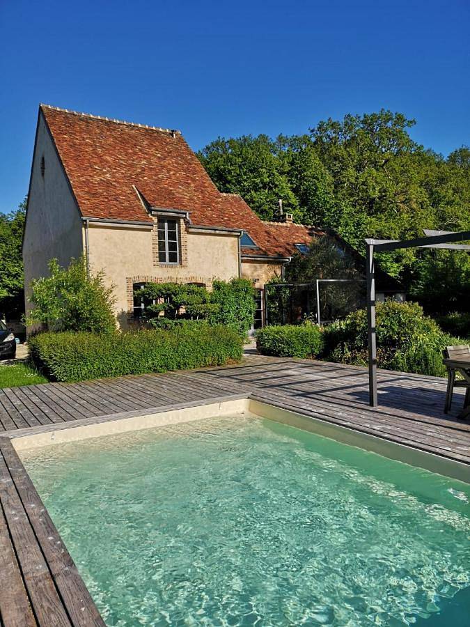 Location de vacances pour 14 personnes, avec jardin ainsi que vue et piscine à Lavau - 2