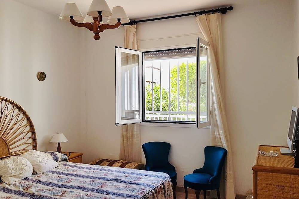 Apartamento con Piscina a 500 Metros de la Playa in Playas de Vera, Vera