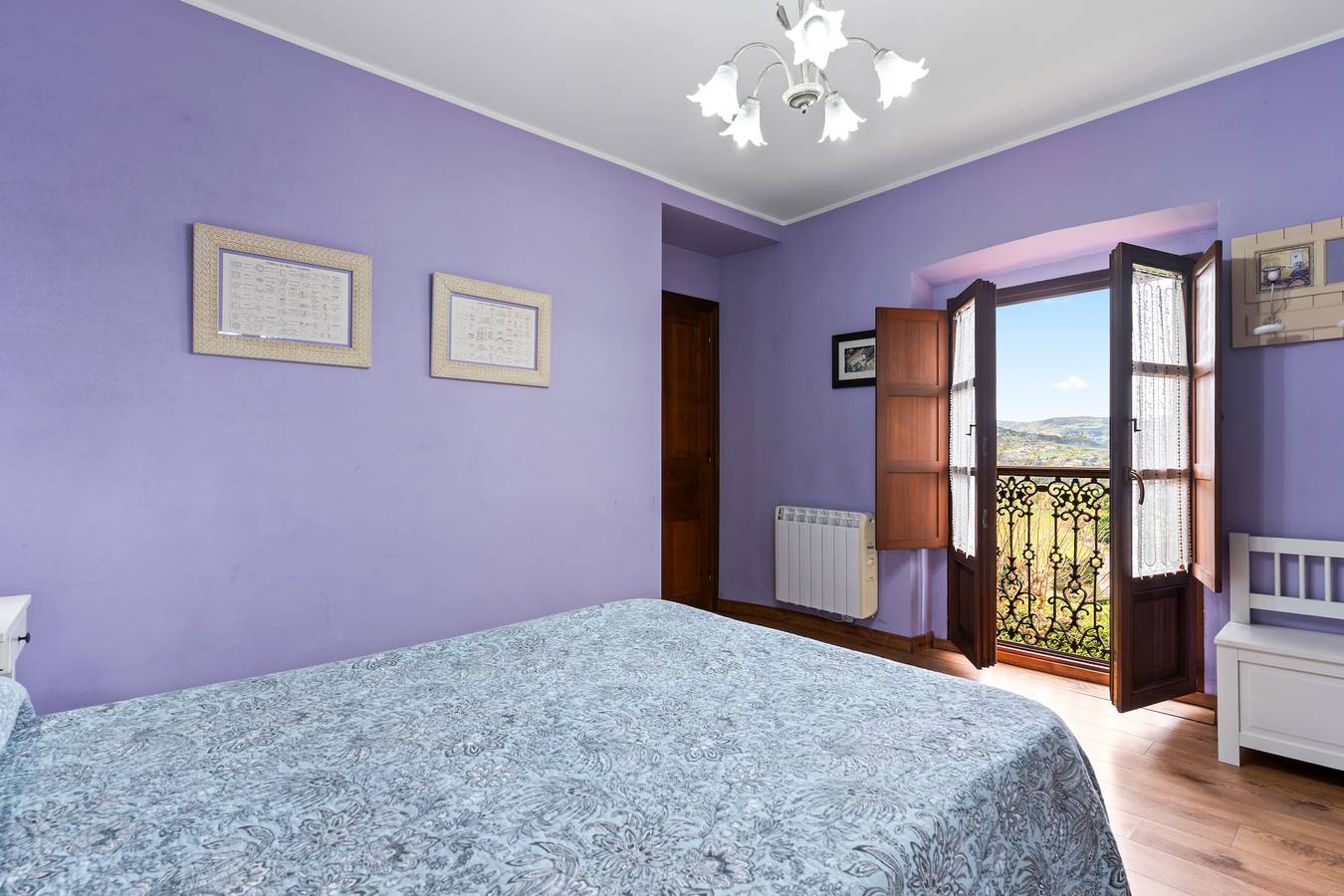 Entire apartment, Apartment 'Geometría' with Mountain View, Shared Terrace and Wi-Fi in Villaviciosa, Costa Verde (Spain)