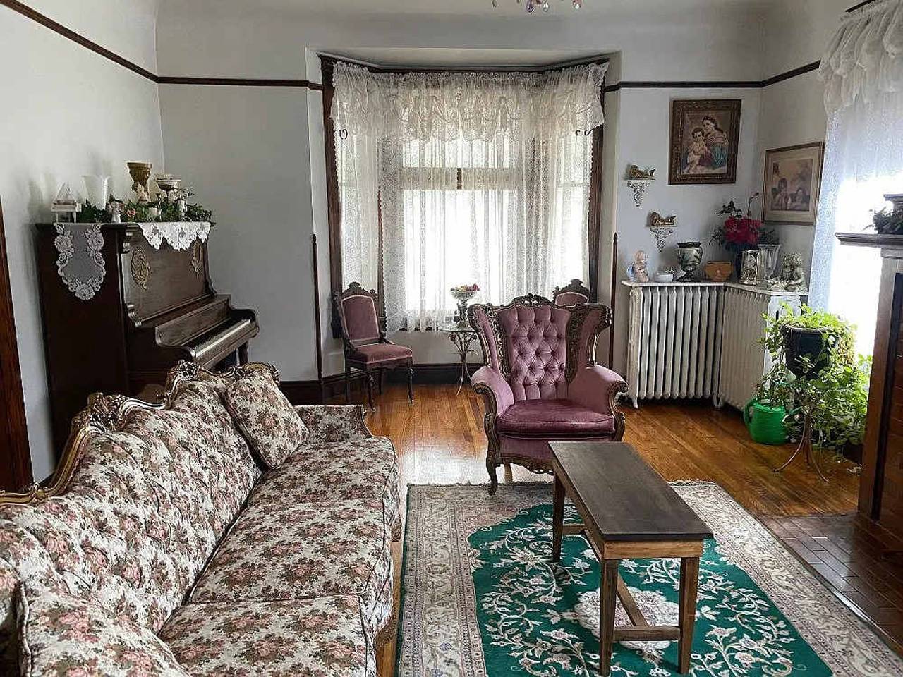 The Lamp Post Manor, 5Br Historic Gem in Danville in Bermellón (desambiguación)