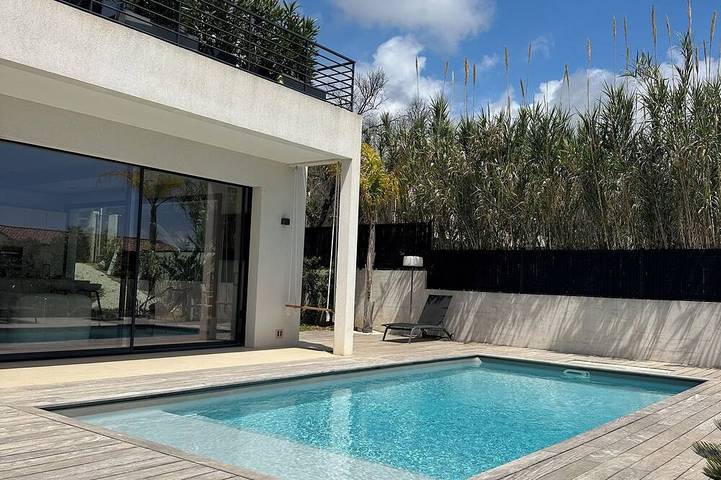 Villa für 8 Personen, mit Terrasse und Garten