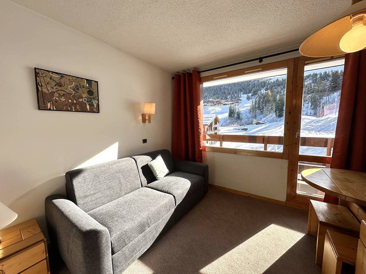Entire apartment, Ski-in studio, pets allowed, south-facing balcony in Valmorel, Les Avanchers-Valmorel
