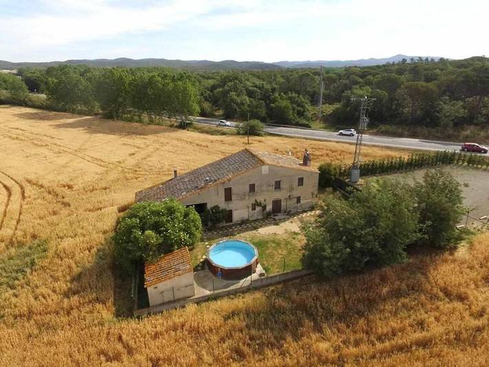 Location de vacances pour 15 personnes, avec Balcon et Terrasse ainsi que Jardin et Piscine à Cassà de la Selva