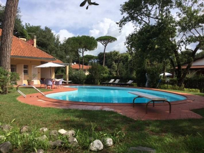 Villa per 8 persone, con piscina e giardino in Pietrasanta