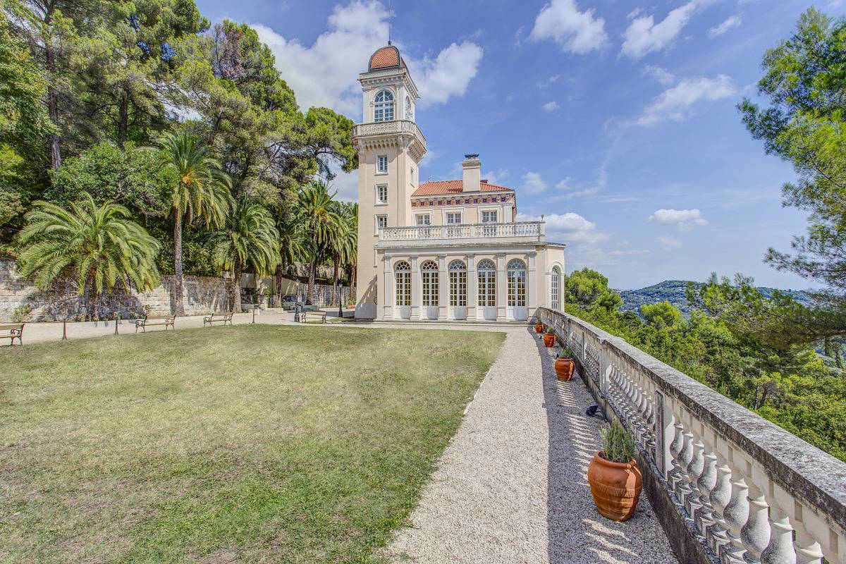 Château pour 16 personnes avec sauna in Grasse, Région De Cannes